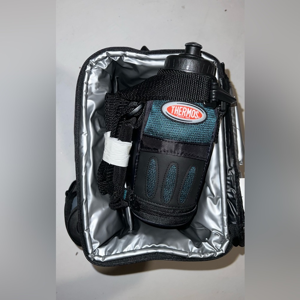 Lunch box With multiple pockets - Picture 3 of 13